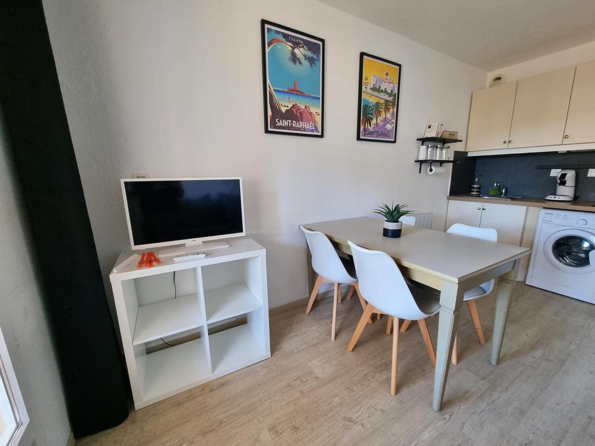 Studio 4P Vue Piscine St Raphael Valescure - Au Coeur Des Golfs Saint-Raphaël Екстериор снимка