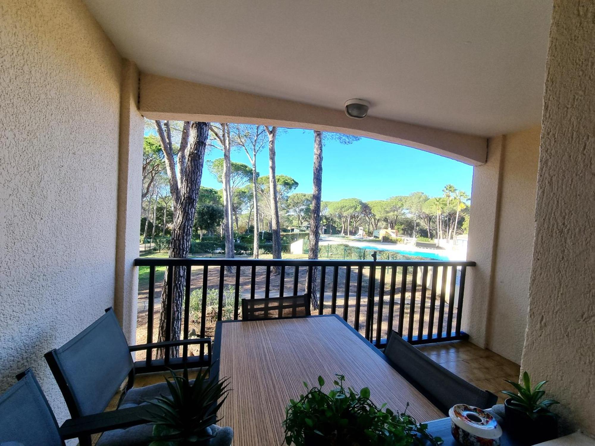 Studio 4P Vue Piscine St Raphael Valescure - Au Coeur Des Golfs Saint-Raphaël Екстериор снимка