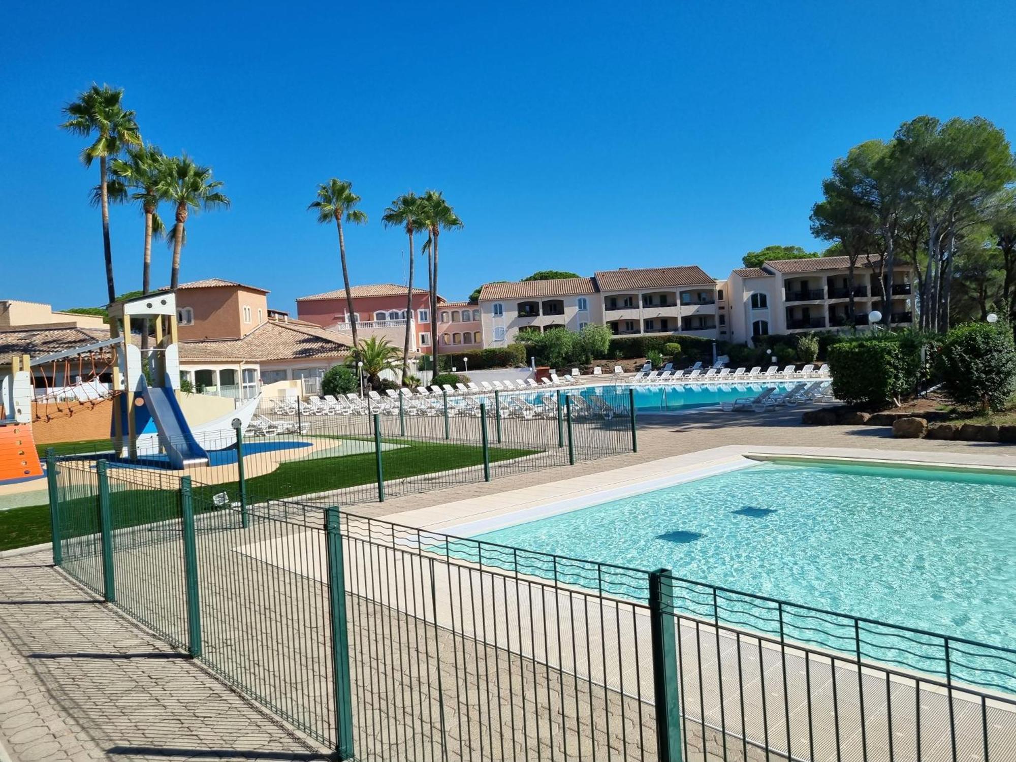 Studio 4P Vue Piscine St Raphael Valescure - Au Coeur Des Golfs Saint-Raphaël Екстериор снимка